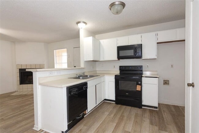 Building Photo - 1607 Onion Creek Village Dr