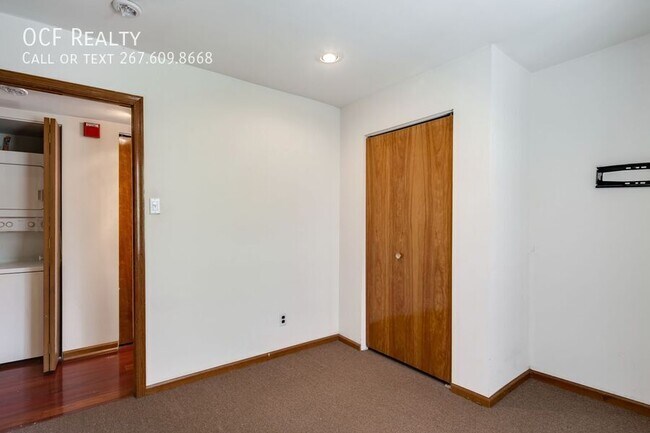 Building Photo - 617 S 18th St