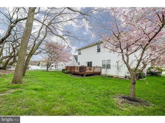 Building Photo - 9 Buttonwood Dr