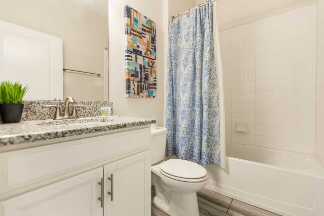 Building Photo - 4718 Kings Castle Cir