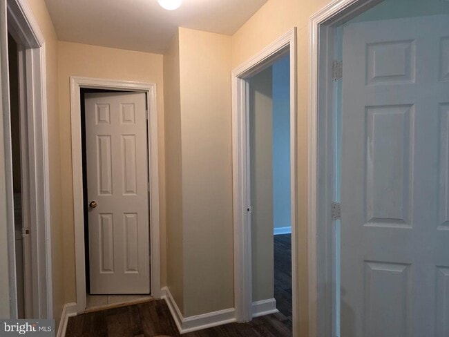 Building Photo - 12119 Salemtown Dr