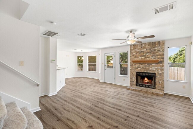 Building Photo - 1202 Green Terrace Dr