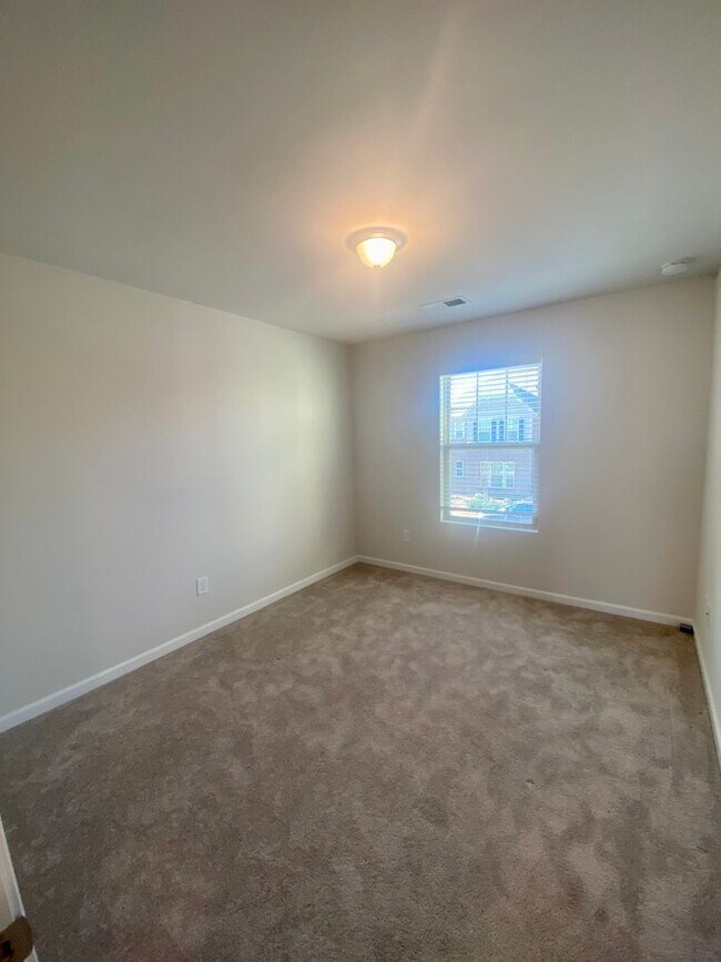 Building Photo - 3BR/2.5BA TOWNHOME IN INDIAN LAND SC