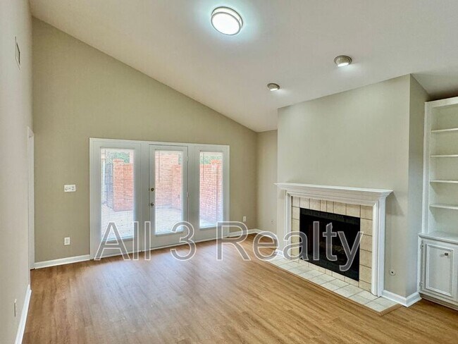 Building Photo - 3107 Sutton Dr