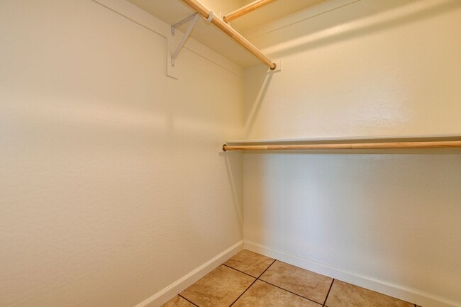 Building Photo - 7105 E Dodge Cir