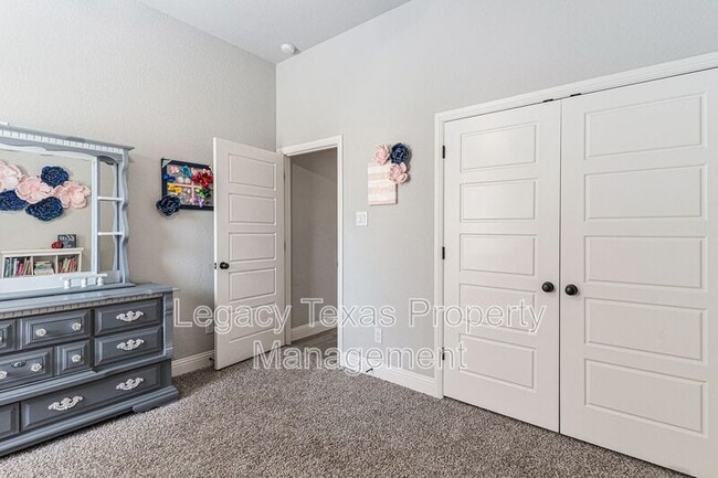 Building Photo - 6309 Rustic Edge St