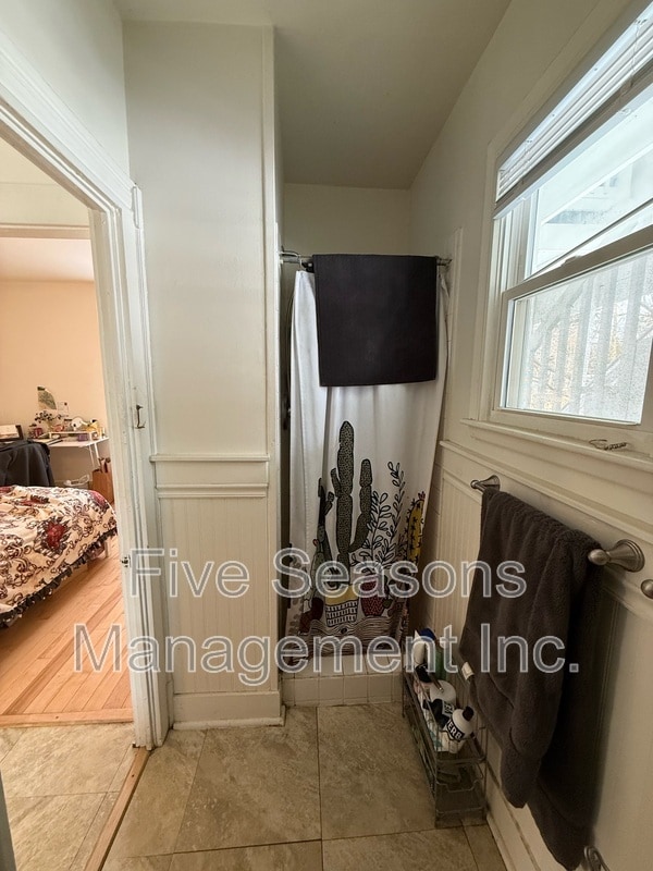 Building Photo - 384 St Paul St