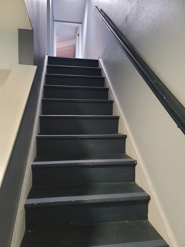 Stairs - 811 Vouray Dr