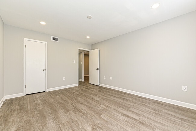 Building Photo - 5020-E Sardis Rd