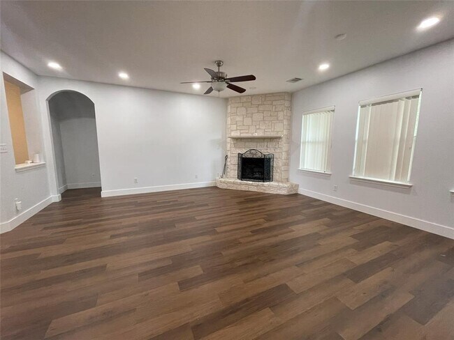 Building Photo - 1413 Shamitas Ct