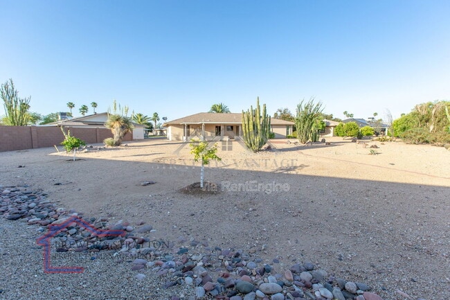 Building Photo - 18414 N 129th Ave