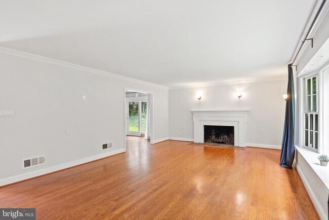 Building Photo - 7732 Canal Ct