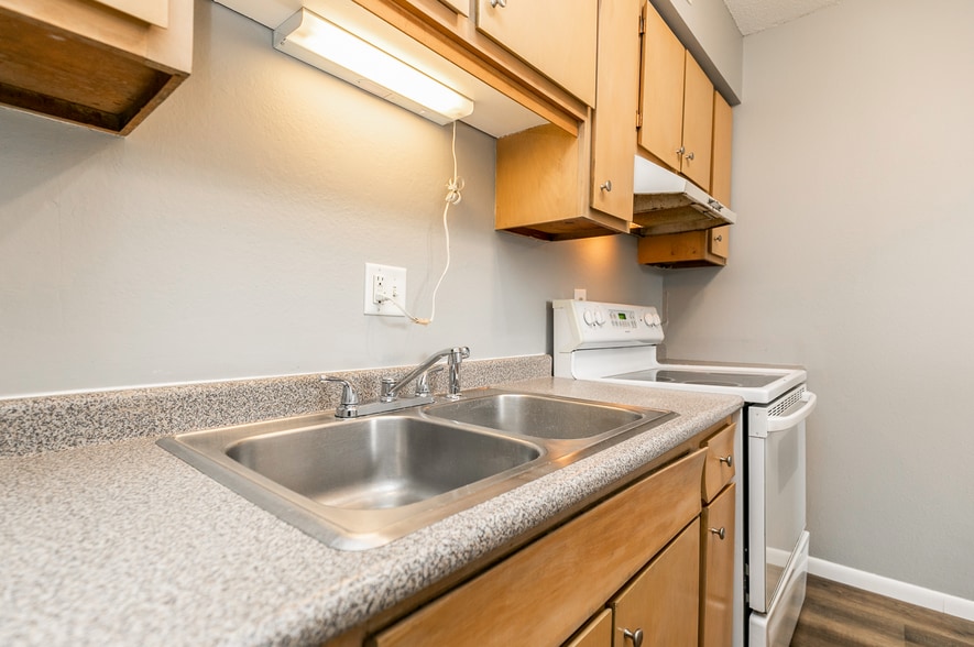 Building Photo - 403 21st Avenue Pl