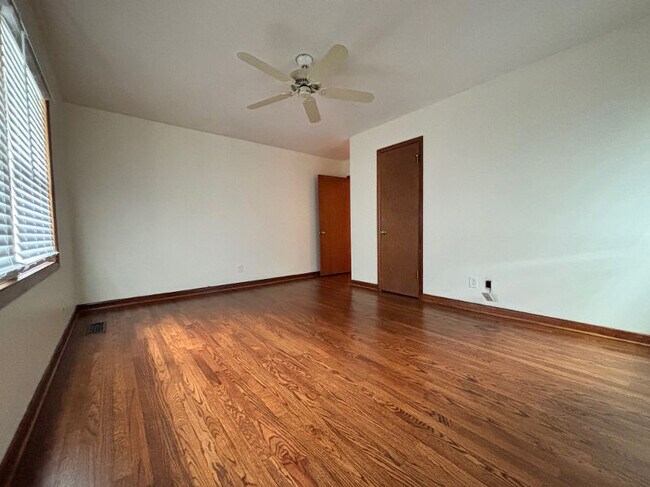 Building Photo - 308 S Baird Ln