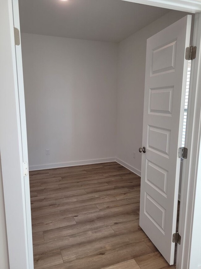 Building Photo - Madison - East Limestone