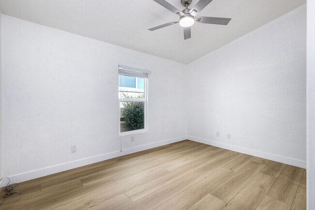 Building Photo - 2241 Meadow Lark Dr