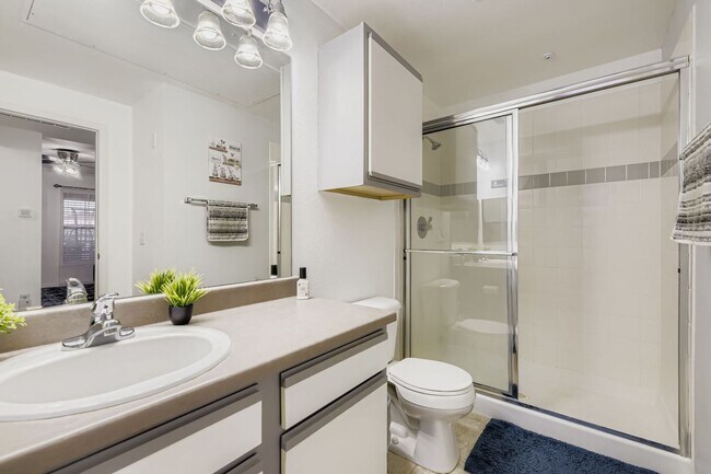 Building Photo - Beautiful 2-bedroom Condo in highly desirable Falling Water community in Littleton! Pool-Fitnes C...