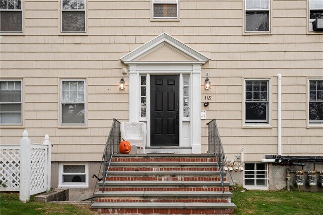 Building Photo - 118 Ruggles Ave