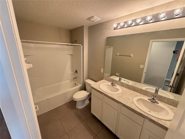 Building Photo - 2327 Ashberry Ridge Dr