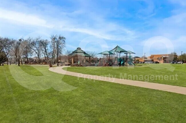 Building Photo - 2208 Lanshire Dr
