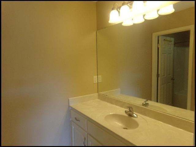 Building Photo - 100 Corbin Cir