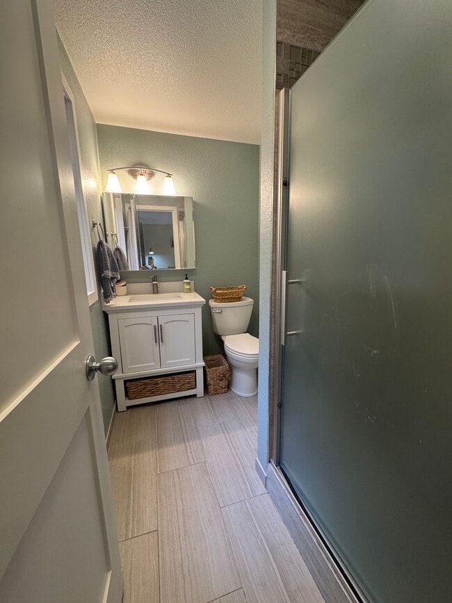 Building Photo - 3bd/3ba Edmonds Home