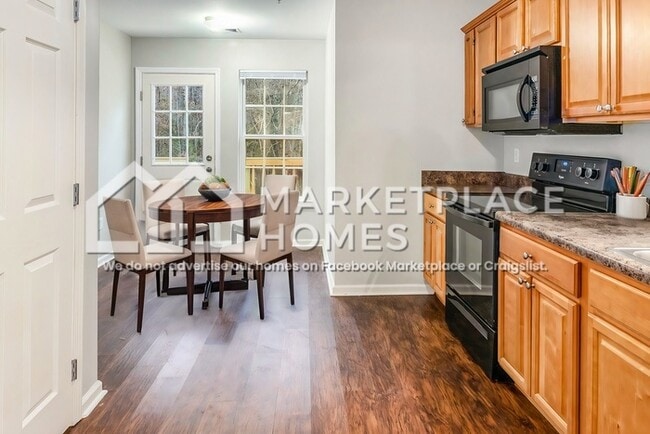 Building Photo - 212 Park Village Cir