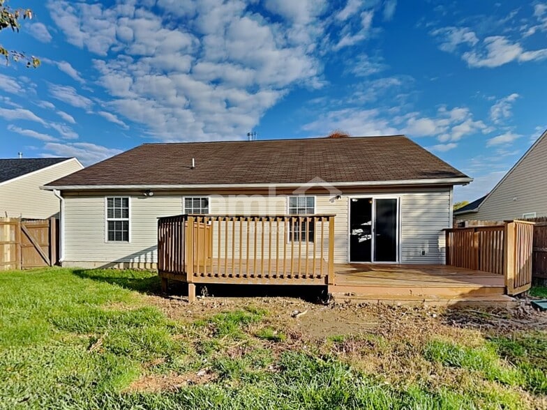 Building Photo - 5452 Wood Hollow Dr