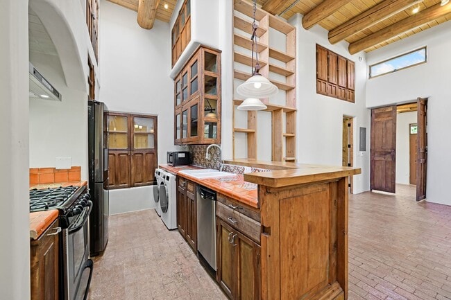 Building Photo - Classic Adobe in the Heart of Santa Fe’s Downtown Railyard District