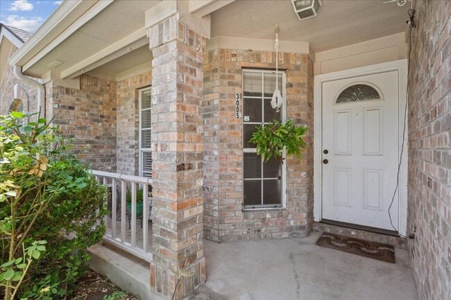 Building Photo - Charming 3/BR 2/BA One-Level Home in Round...