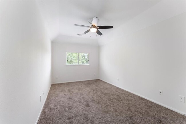 Building Photo - 2 Granite Path Pl