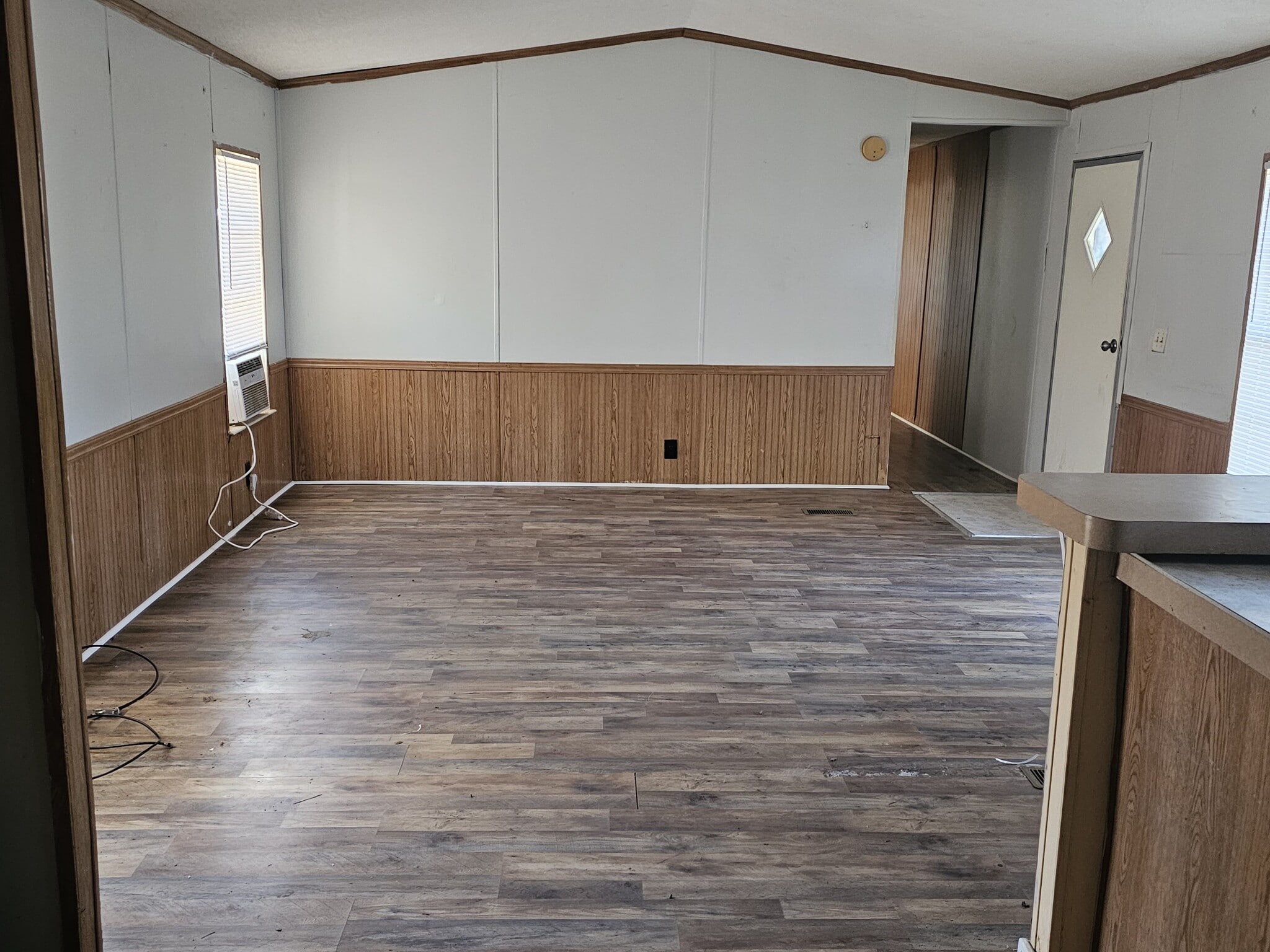 Building Photo - 115 Mary Ave