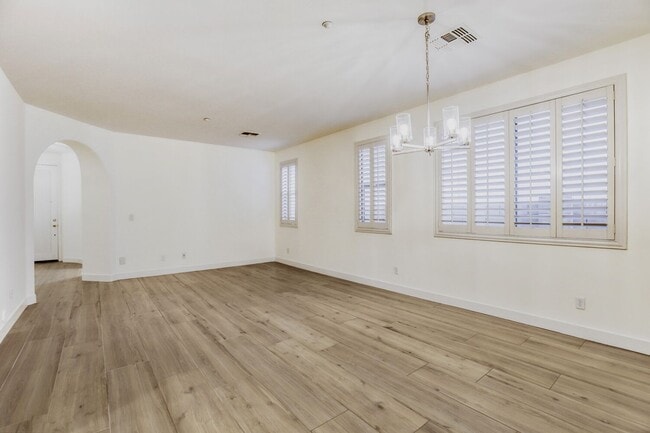 Building Photo - 800 W Howe St