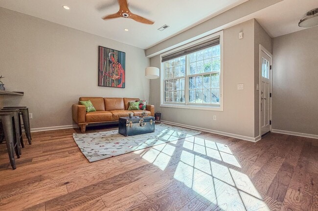 Building Photo - 190 E Gay St