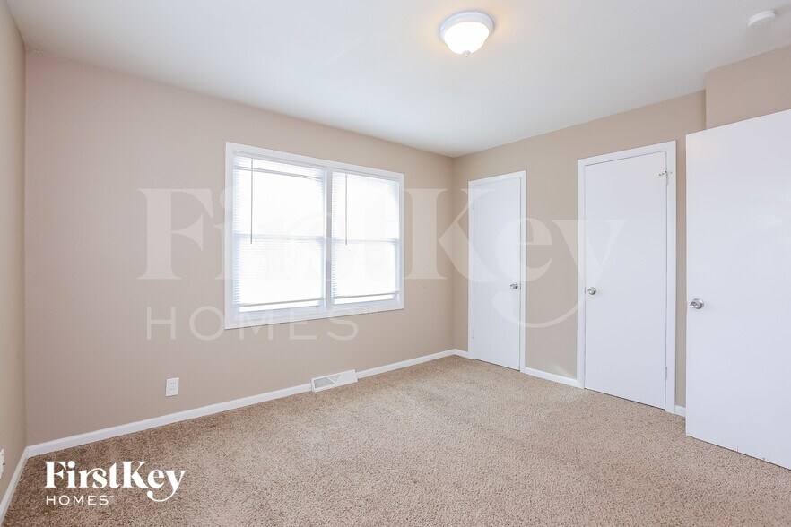 Building Photo - 1104 Kearney Rd