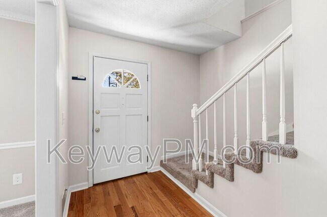 Building Photo - 792 Greenwood Dr