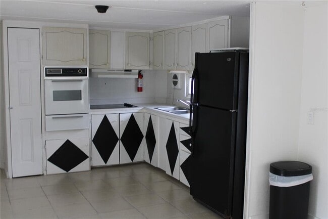 Building Photo - 2601 Gulf Dr N