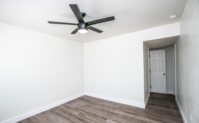 Building Photo - MOVE IN SPECIALS,  INTERESTED? Located in the historic downtown district.
