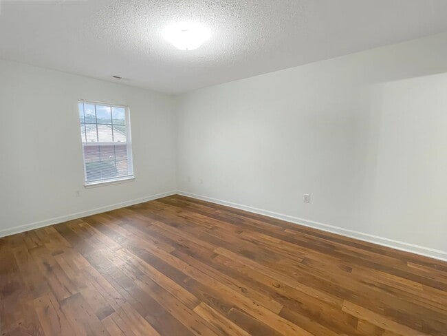 Building Photo - 312 7th Ct N