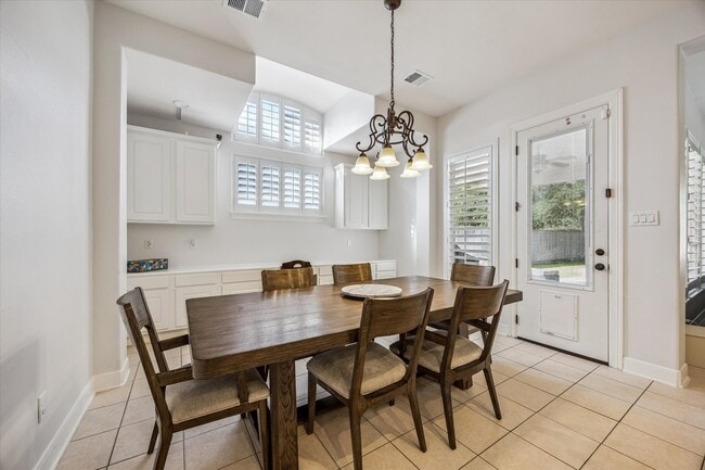 Building Photo - 3047 Bonnebridge Way Blvd