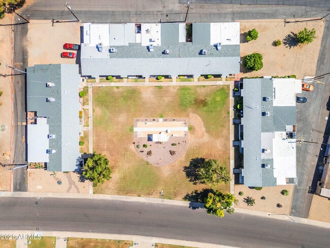 Building Photo - 10612 W Oakmont Dr