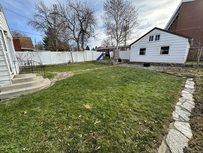 Building Photo - 3118 4th Ave S