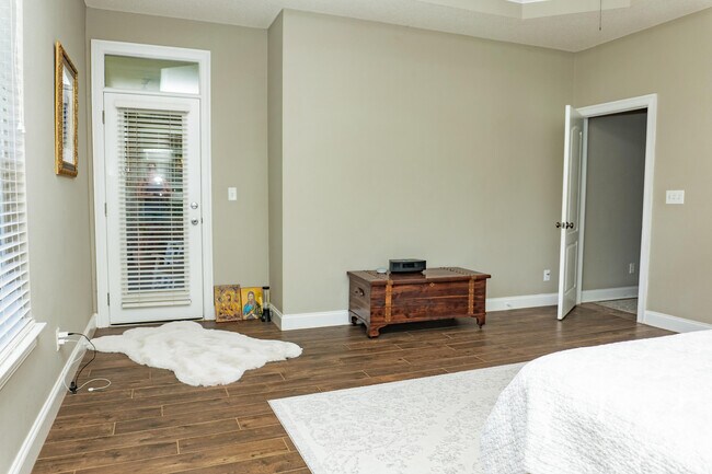 Building Photo - 606 Shoal River Dr