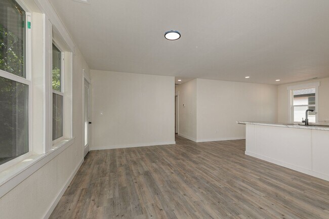 Building Photo - BRAND NEW 3 Bedroom | 2 Bathroom | 2 Car G...