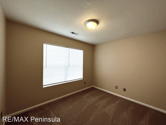 Building Photo - 3 br, 2.5 bath House - 719 Emerald Court