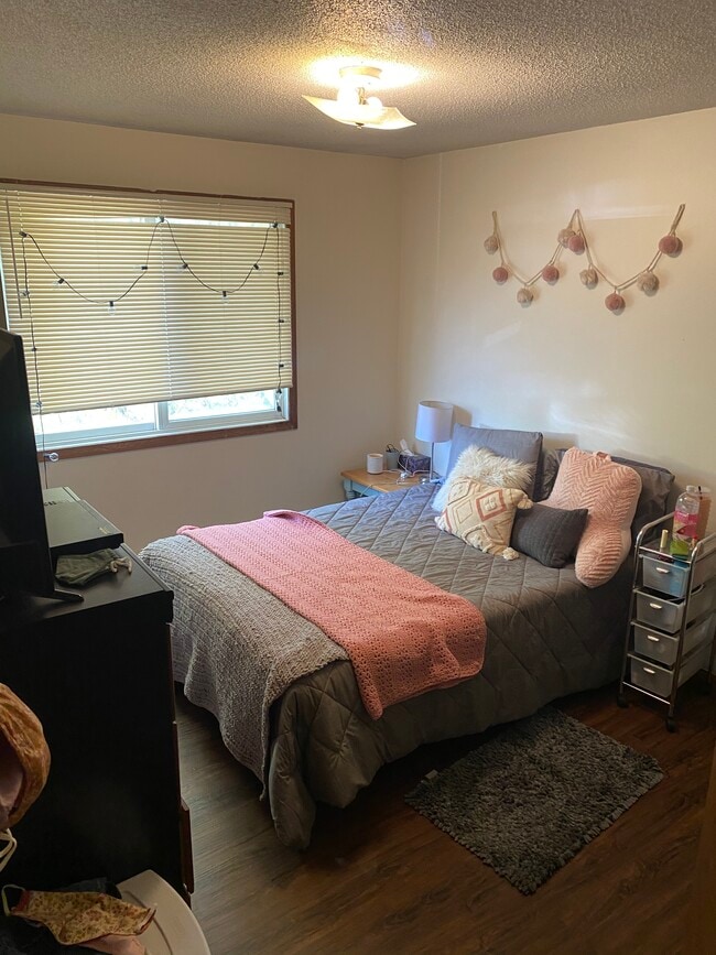 Building Photo - 1418 10th St