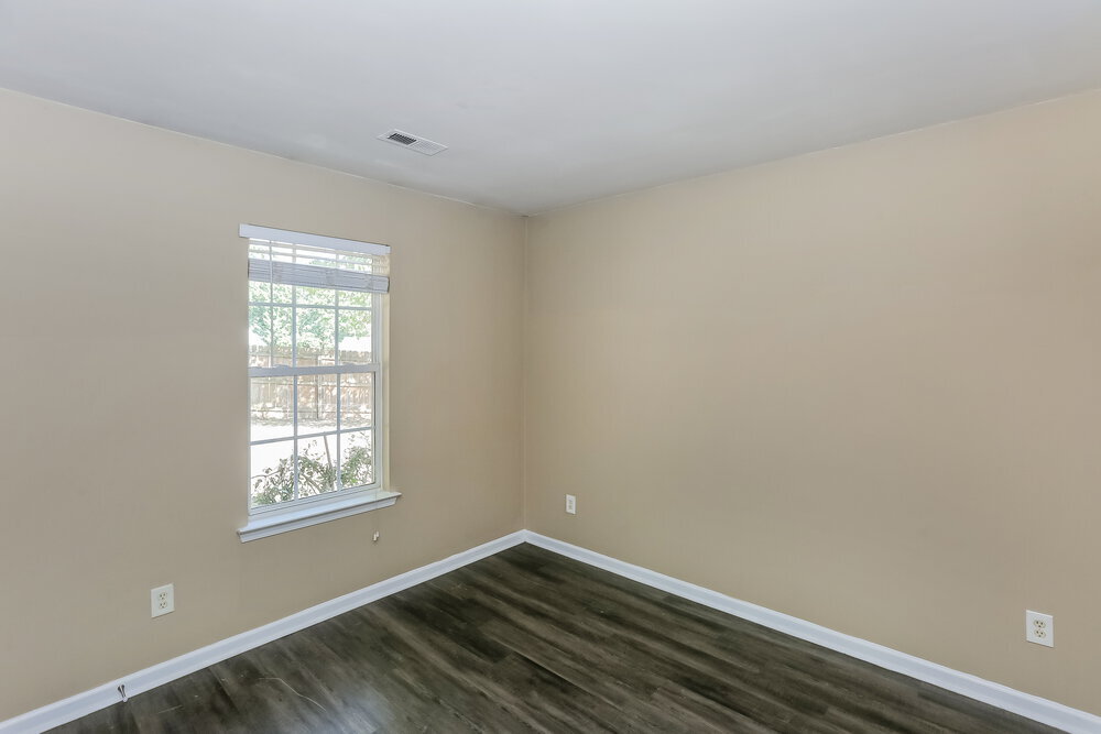 Building Photo - 1563 Hollow Maple Dr