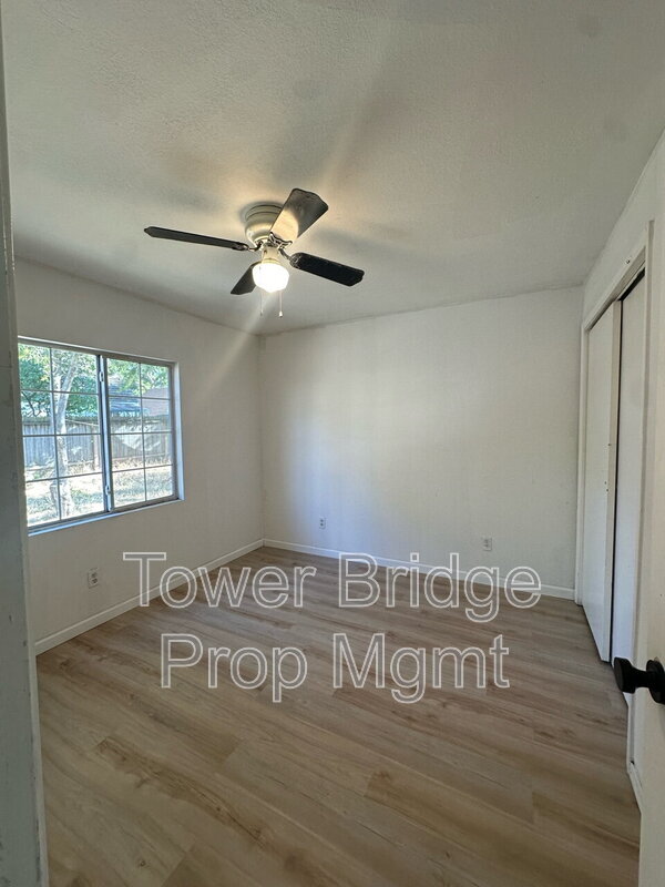 Building Photo - 1313 Lochbrae Rd