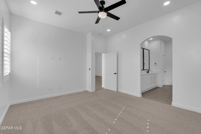 Building Photo - 15148 Destination