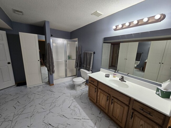 Building Photo - Luxury 4-Bed Retreat with In-Ground Pool & 3-Car Garage